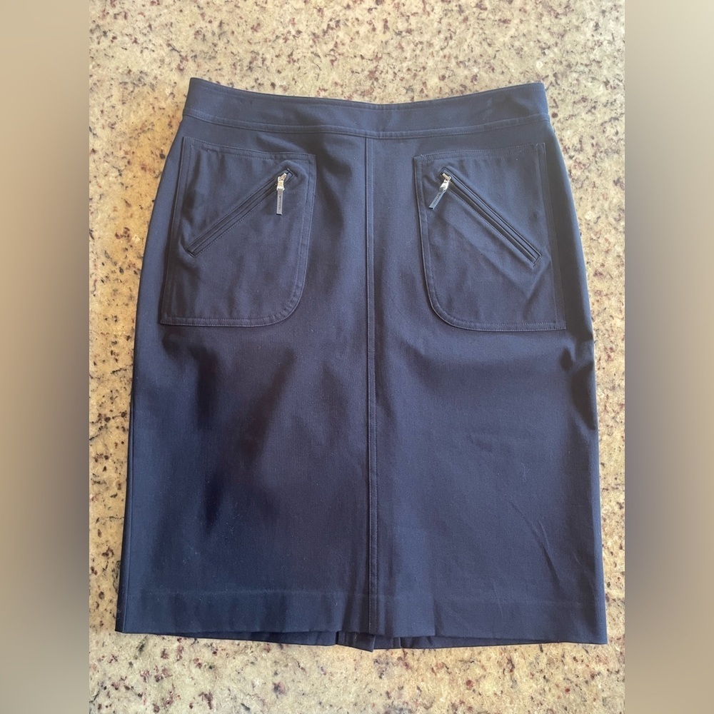 New without tags women’s Ralph Lauren navy skirt size 8